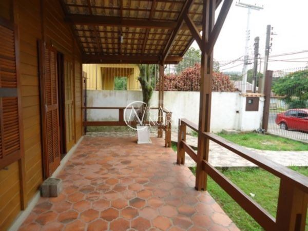 Casa à venda com 3 quartos, 110m², 1 suíte, 3 vagas, Travessa Fortaleza no bairro Nonoai em Porto Alegre