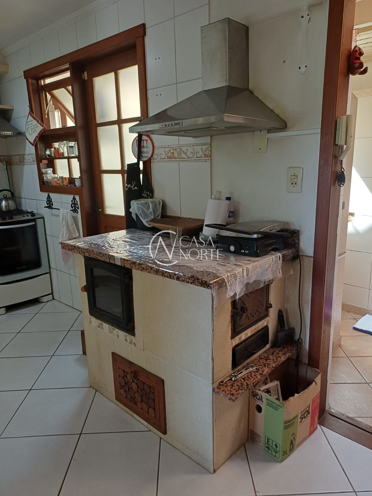 Casa à venda com 3 quartos, 196m², 1 suíte, 3 vagas, Rua Professor Joaquim Louzada no bairro Camaquã em Porto Alegre