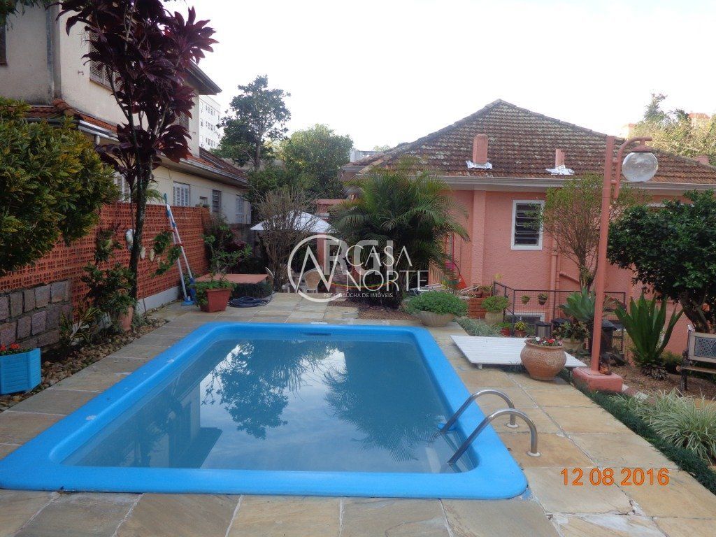 Casa à venda com 6 quartos, 240m², 4 vagas, Avenida Arnaldo Bohrer no bairro Teresópolis em Porto Alegre