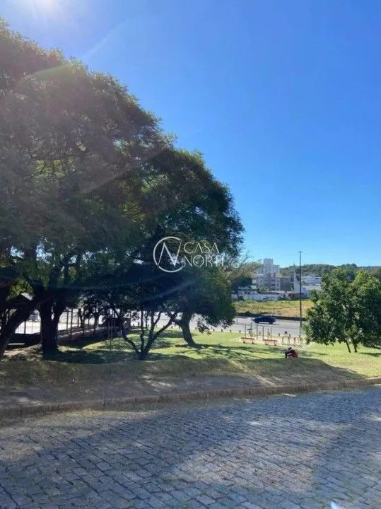 Apartamento à venda com 3 quartos, 104m², 2 vagas, Rua Eurico Lara no bairro Medianeira em Porto Alegre