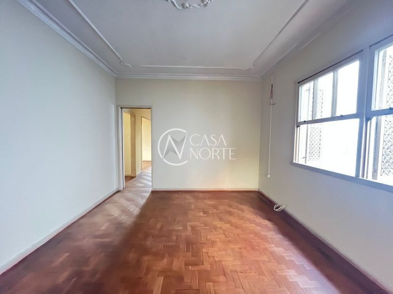 Casa à venda com 4 quartos, 152m², 4 vagas, Rua Coronel Paulino Teixeira no bairro Rio Branco em Porto Alegre