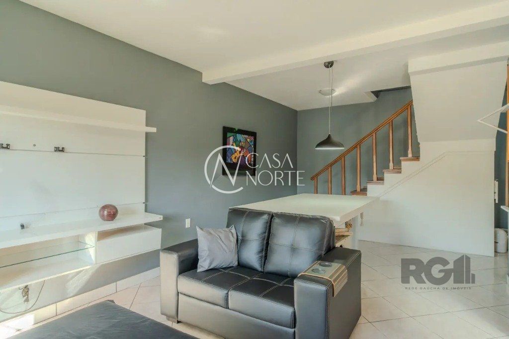 Casa à venda com 3 quartos, 118m², 1 suíte, 2 vagas, Rua Mathilde Zatar no bairro Nonoai em Porto Alegre