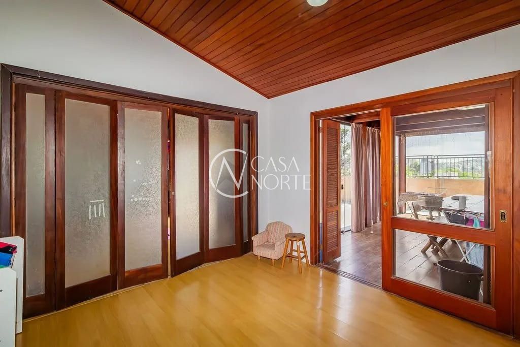 Cobertura à venda com 3 quartos, 251m², 1 suíte, 2 vagas, Travessa Marechal Bormann no bairro Teresópolis em Porto Alegre