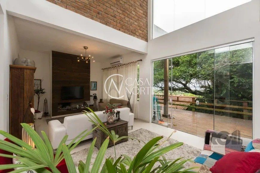 Casa à venda com 3 quartos, 273m², 3 suítes, 4 vagas, Rua Doutor Pitrez no bairro Ipanema em Porto Alegre