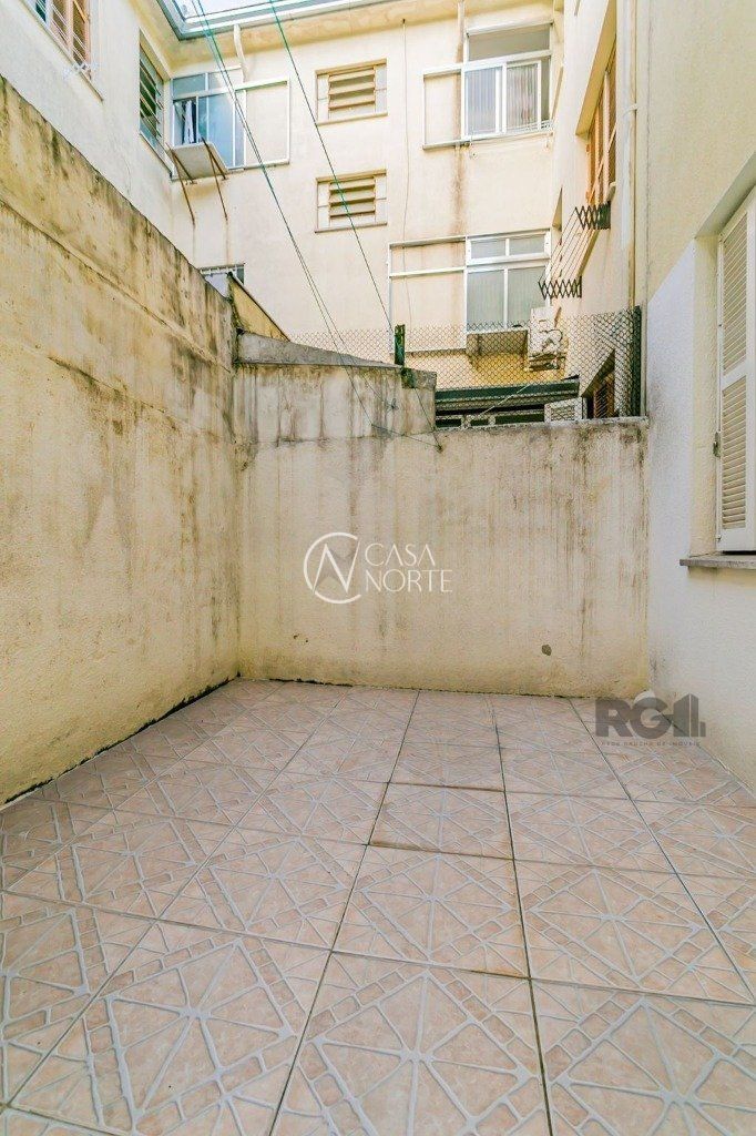 Apartamento à venda com 2 quartos, 67m², 1 vaga, Rua Portugal no bairro São João em Porto Alegre