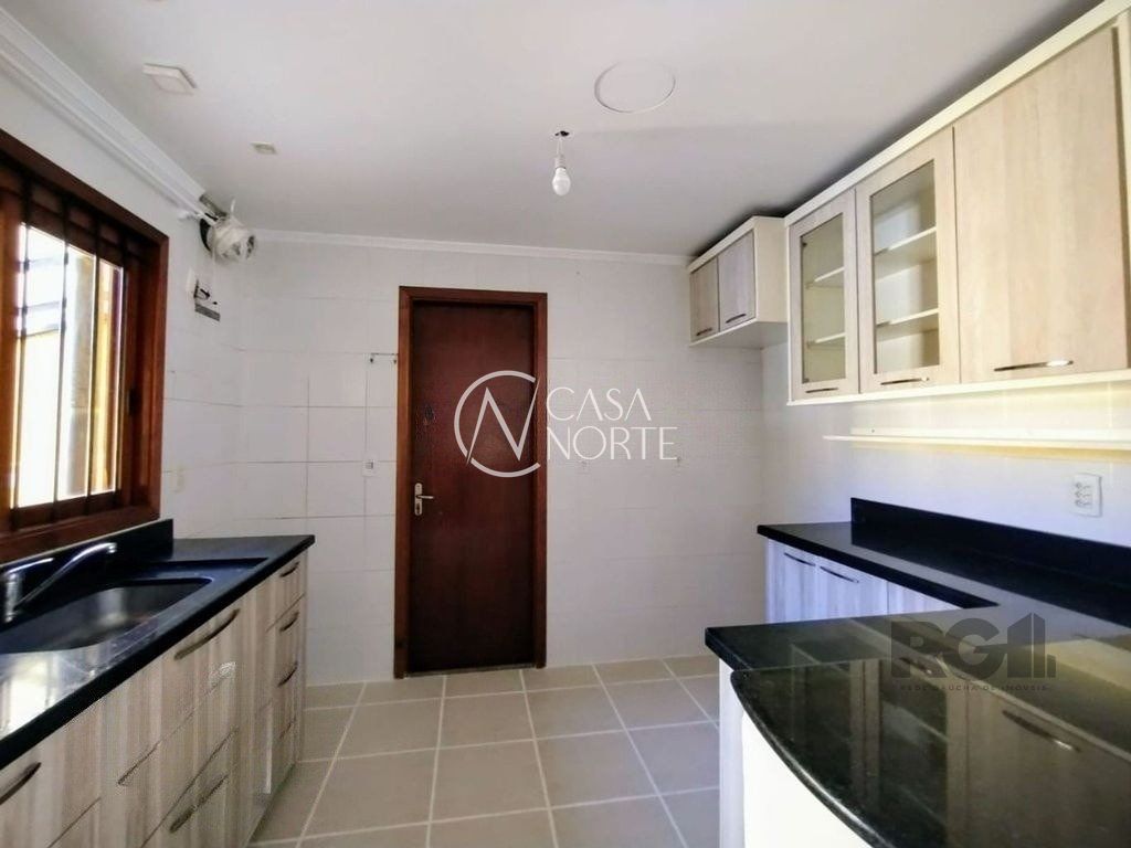 Casa à venda com 3 quartos, 193m², 1 suíte, 2 vagas, Rua Rincão no bairro Ipanema em Porto Alegre