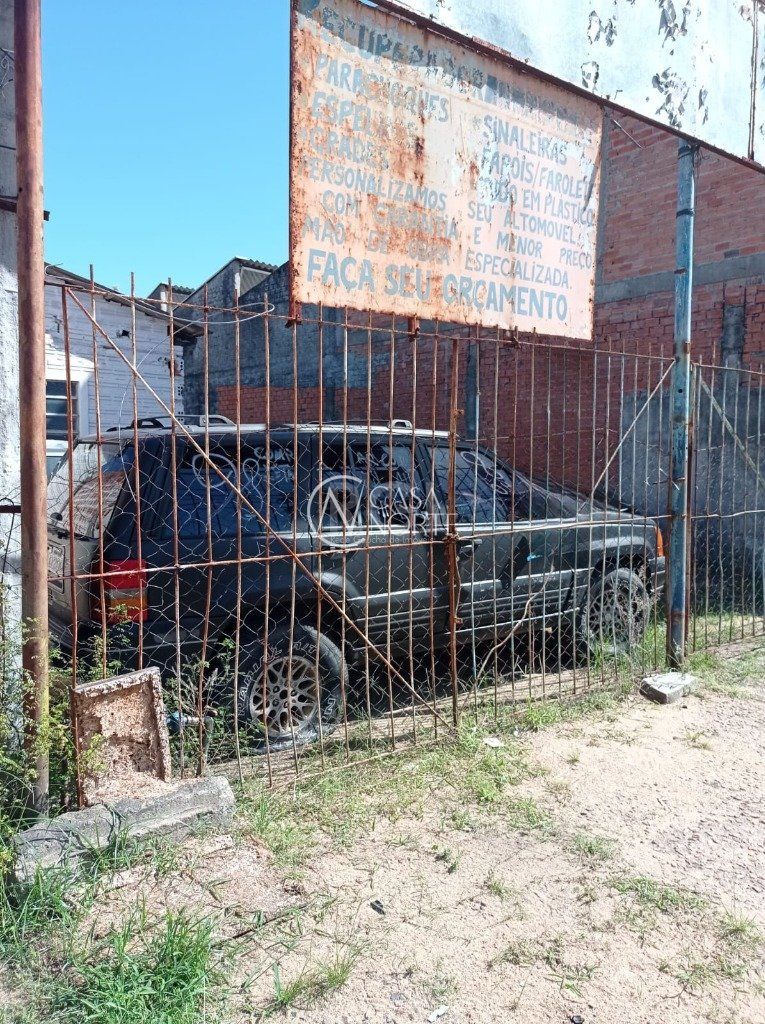 Terreno à venda  com 300m², Avenida Antônio Carvalho no bairro Jardim Carvalho em Porto Alegre