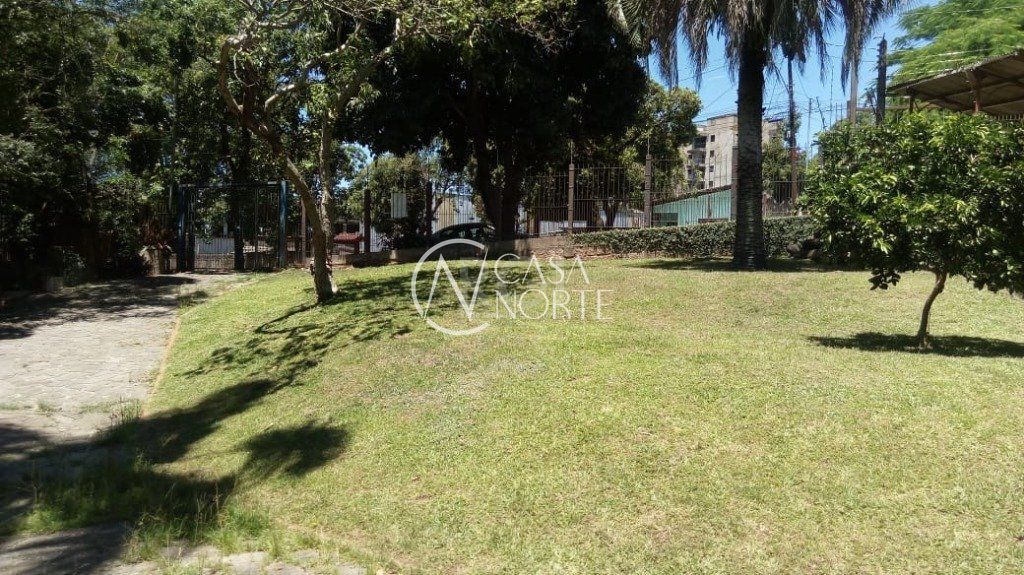 Casa à venda com 2 quartos, 244m², 4 vagas, Travessa Irmaos Calvet no bairro Teresópolis em Porto Alegre