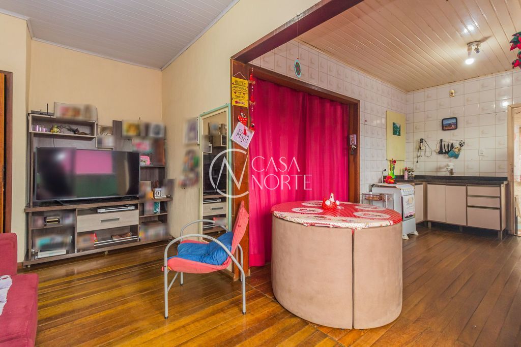 Casa à venda com 2 quartos, 230m², 2 vagas, Avenida Bernardino Silveira de Amorim no bairro Santa Rosa de Lima em Porto Alegre