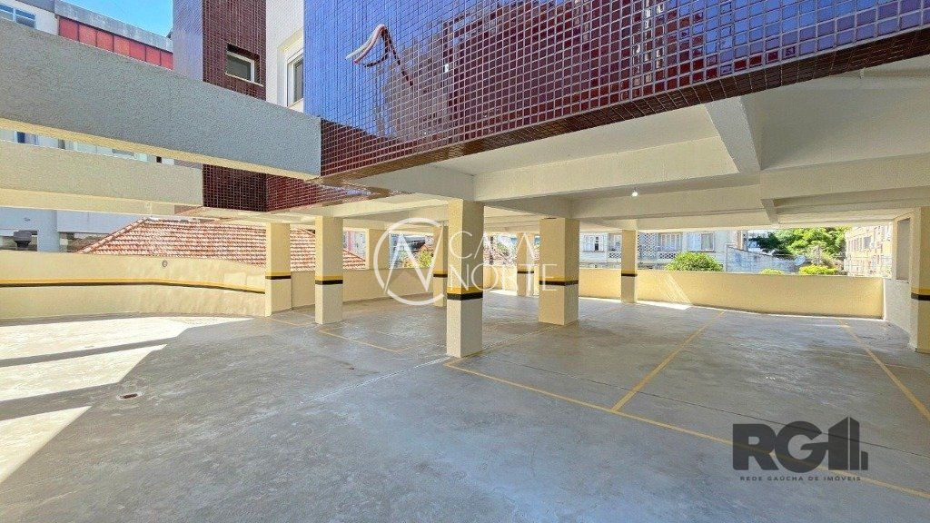 Apartamento à venda com 2 quartos, 71m², 1 suíte, 2 vagas, Rua José de Alencar no bairro Menino Deus em Porto Alegre