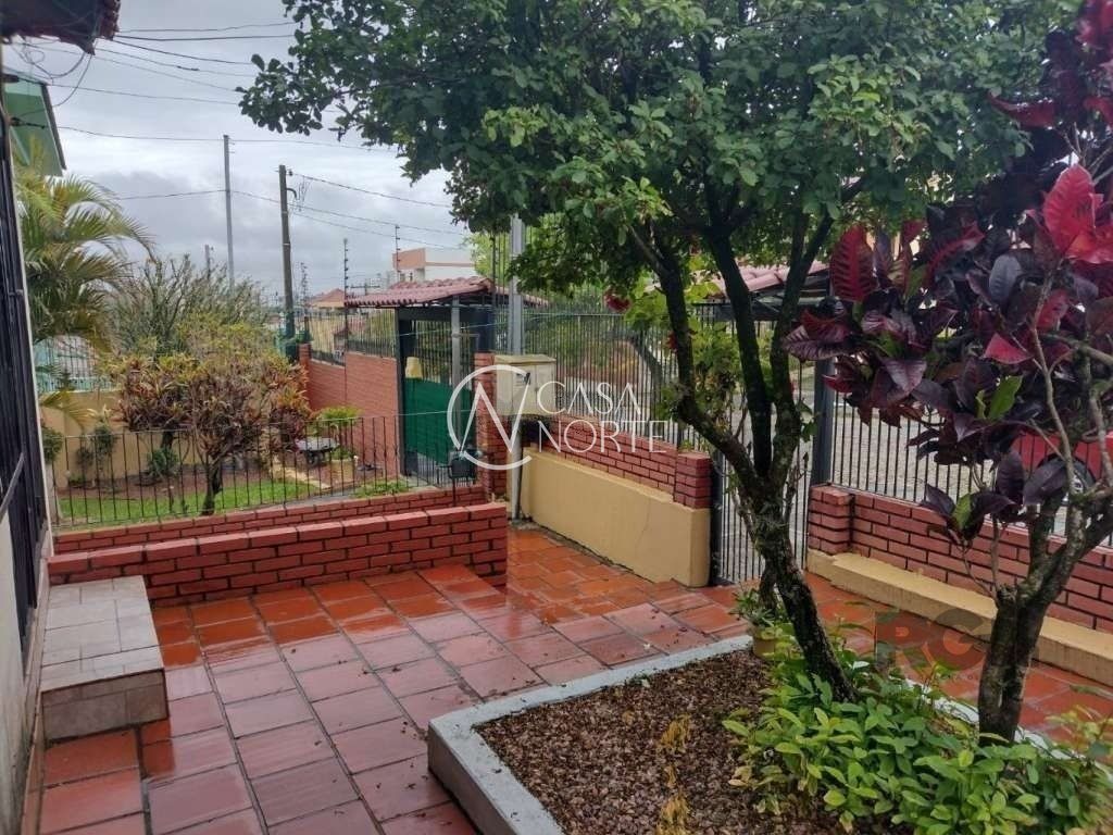 Casa à venda com 2 quartos, 70m², 1 vaga, Rua Vidal de Negreiros no bairro Vila São José em Porto Alegre