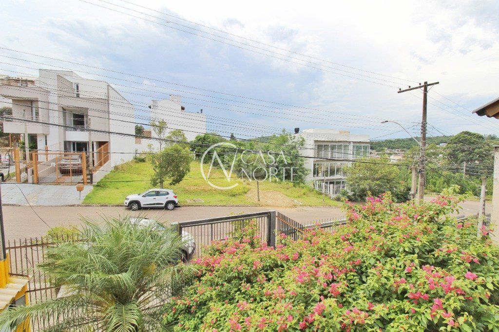 Sobrado à venda com 3 quartos, 134m², 1 suíte, 2 vagas, Avenida Altos do Santa Rita no bairro Aberta dos Morros em Porto Alegre