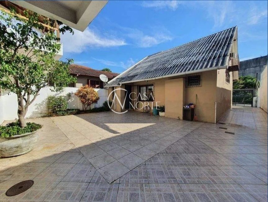 Casa à venda com 4 quartos, 328m², 2 suítes, 5 vagas, Rua Nossa Senhora das Gracas no bairro Glória em Porto Alegre