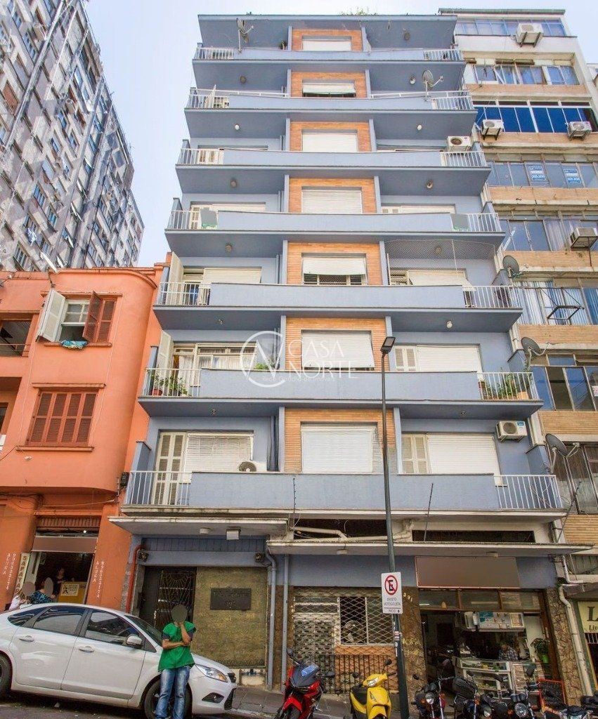 Apartamento à venda com 3 quartos, 73m², 1 suíte, Rua General Camara no bairro Centro Histórico em Porto Alegre