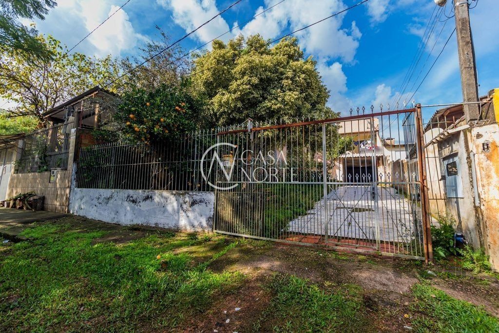 Casa à venda com 2 quartos, 104m², 2 vagas, Beco Antônio Nunes Vicente no bairro Lomba do Pinheiro em Porto Alegre