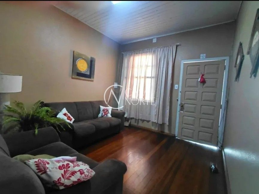 Casa à venda com 3 quartos, 260m², 1 vaga, Rua Querubim Costa no bairro Coronel Aparício Borges em Porto Alegre