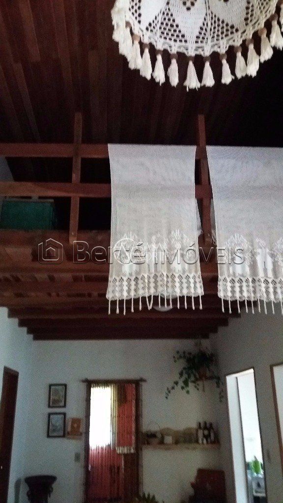 Casa à venda com 3 quartos, 130m², 3 vagas, Estrada das Furnas no bairro Vila Nova em Porto Alegre