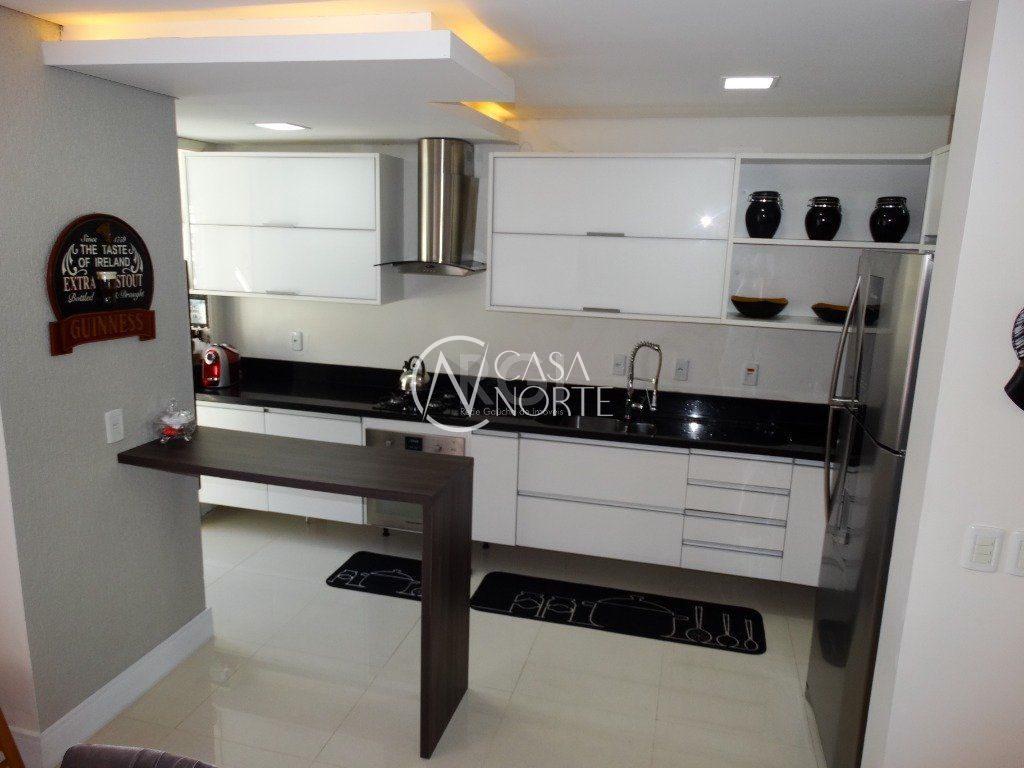 Casa à venda com 3 quartos, 244m², 1 suíte, 2 vagas, Rua Banco Ingles no bairro Santa Tereza em Porto Alegre