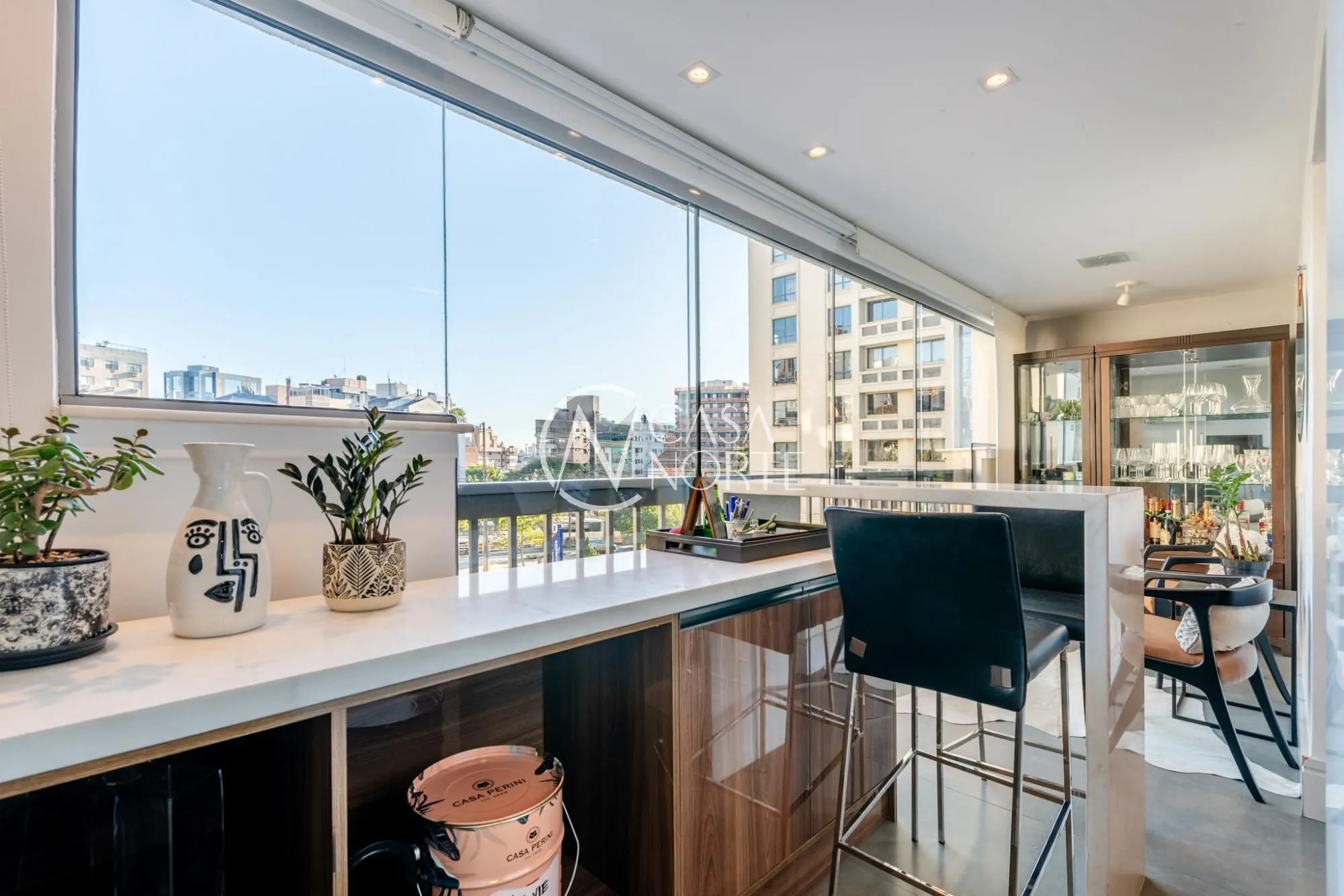 Apartamento à venda com 1 quarto, 59m², 1 suíte, 1 vaga, Avenida Luiz Manoel Gonzaga no bairro Três Figueiras em Porto Alegre