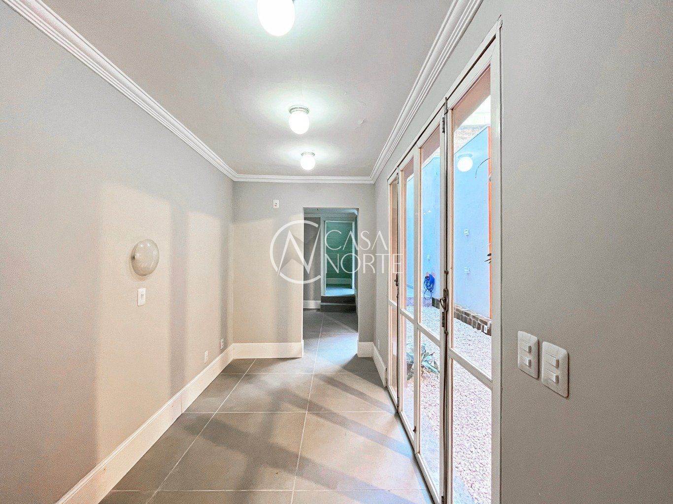 Casa à venda com 2 quartos, 106m², 2 suítes, Rua Luiz Afonso no bairro Cidade Baixa em Porto Alegre