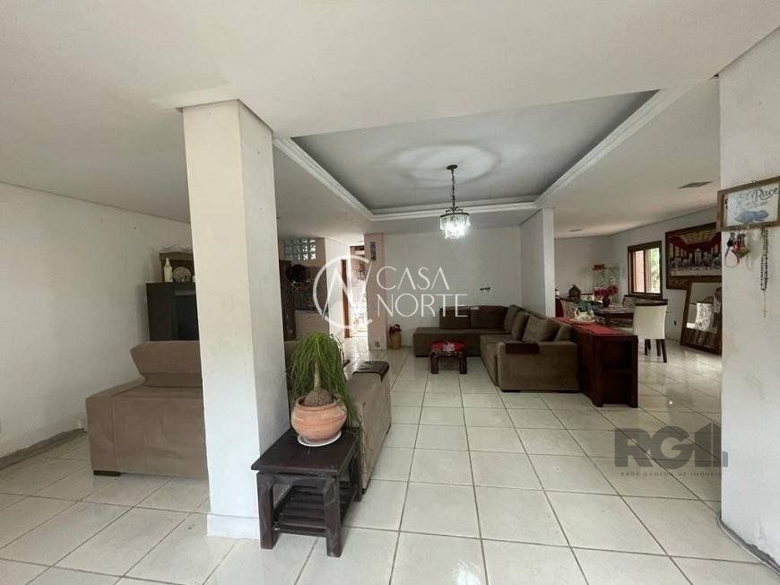 Casa à venda com 4 quartos, 130m², 1 suíte, 2 vagas, Estrada Campo Novo no bairro Ipanema em Porto Alegre