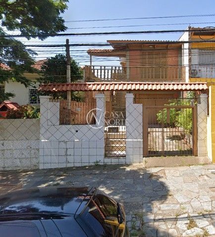 Casa à venda com 4 quartos, 276m², 1 suíte, 2 vagas, Rua Coronel José Rodrigues Sobral no bairro Partenon em Porto Alegre