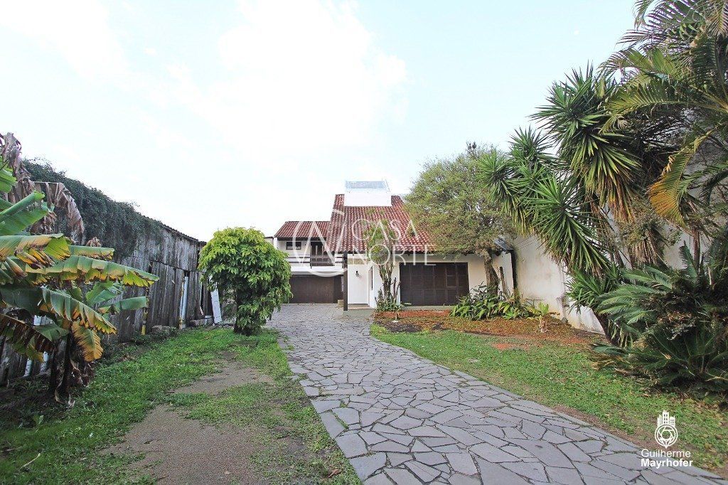 Casa à venda com 4 quartos, 320m², 1 suíte, 3 vagas, Avenida da Cavalhada no bairro Cavalhada em Porto Alegre