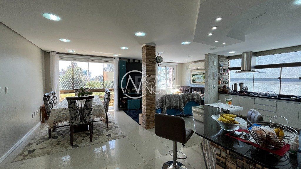 Cobertura à venda com 3 quartos, 211m², 1 suíte, 2 vagas, Rua Alianca no bairro Jardim Lindóia em Porto Alegre