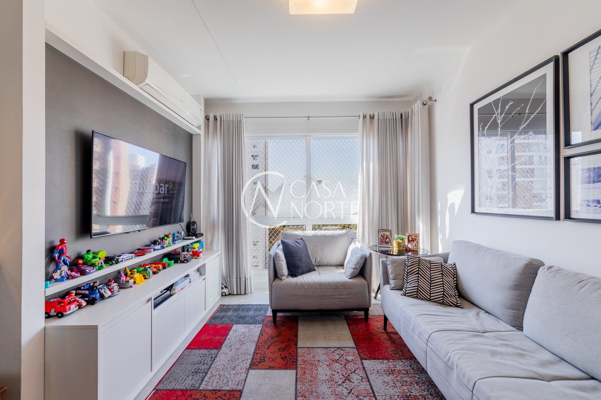 Apartamento à venda com 3 quartos, 79m², 1 suíte, 3 vagas, Rua Bezerra de Menezes no bairro Passo da Areia em Porto Alegre