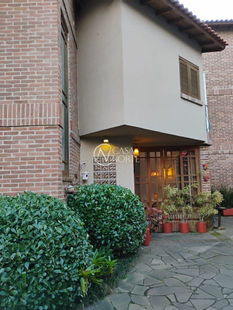 Casa de Condomínio à venda com 3 quartos, 166m², 3 suítes, 1 vaga, Rua João Mendes Ouriques no bairro Jardim Isabel em Porto Alegre