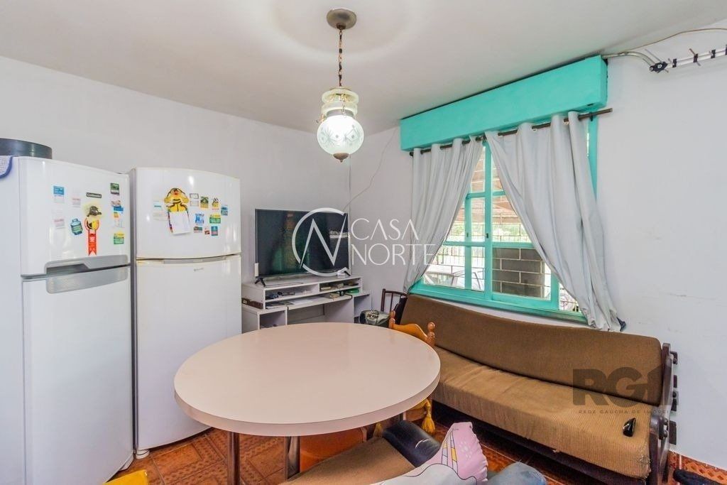 Casa à venda com 2 quartos, 151m², 1 suíte, Rua Guadalajara no bairro Jardim Sabará em Porto Alegre