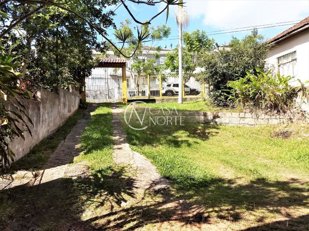 Casa à venda com 4 quartos, 230m², 2 suítes, 3 vagas, Rua General Salvador Pinheiro no bairro Vila Jardim em Porto Alegre