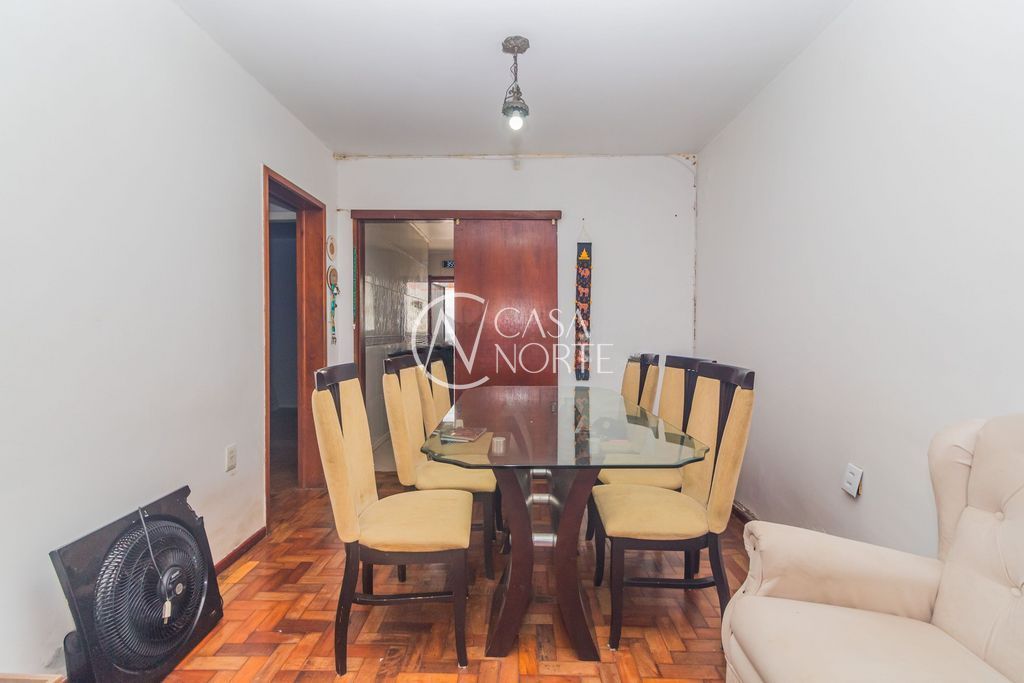 Casa à venda com 3 quartos, 114m², 1 suíte, 3 vagas, Rua José Carlos de Souza Lobo no bairro Parque Santa Fé em Porto Alegre
