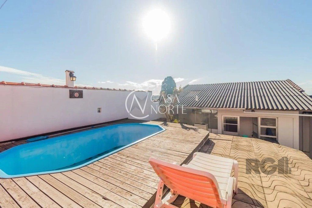 Casa à venda com 3 quartos, 180m², 1 suíte, 2 vagas, Rua Santiago Dantas no bairro Cascata em Porto Alegre