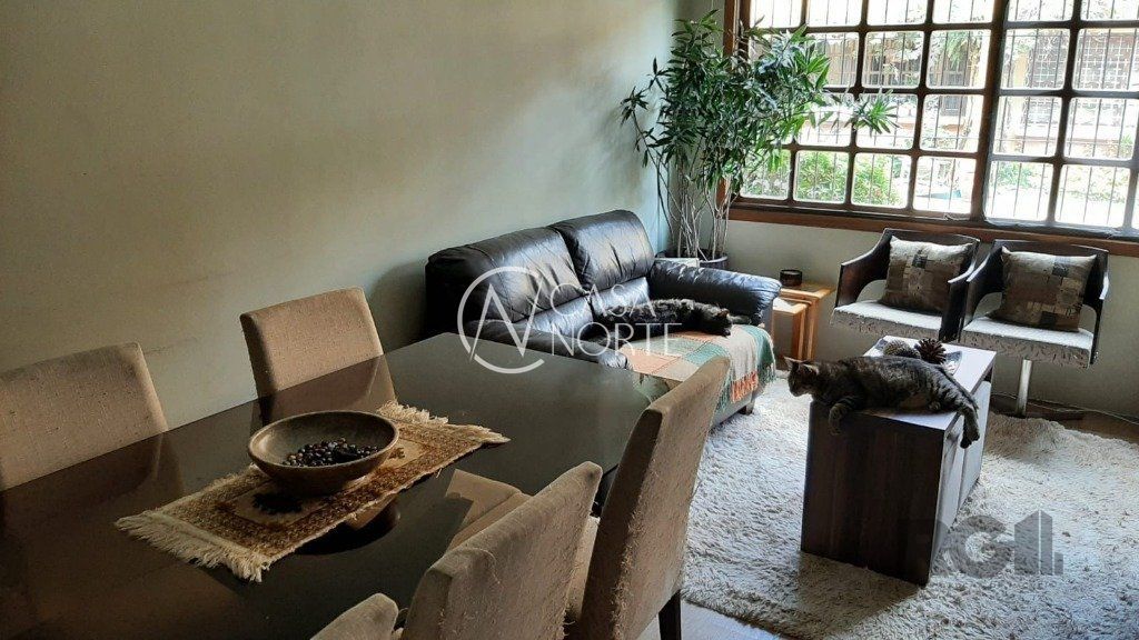 Casa de Condomínio à venda com 3 quartos, 117m², 1 suíte, 1 vaga, Rua General Gomes Carneiro no bairro Medianeira em Porto Alegre