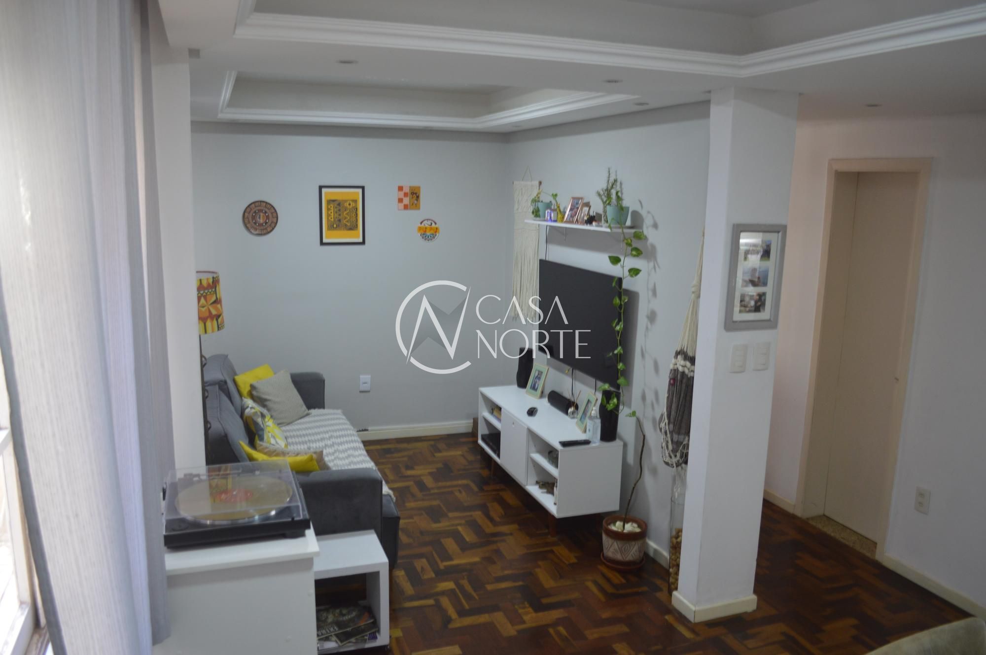 Apartamento à venda com 3 quartos, 77m², 2 vagas, Rua Carlos Ferreira no bairro Teresópolis em Porto Alegre
