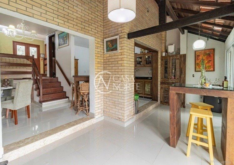 Casa à venda com 3 quartos, 151m², 1 suíte, 2 vagas, Rua Homero Só Jobim no bairro Ipanema em Porto Alegre