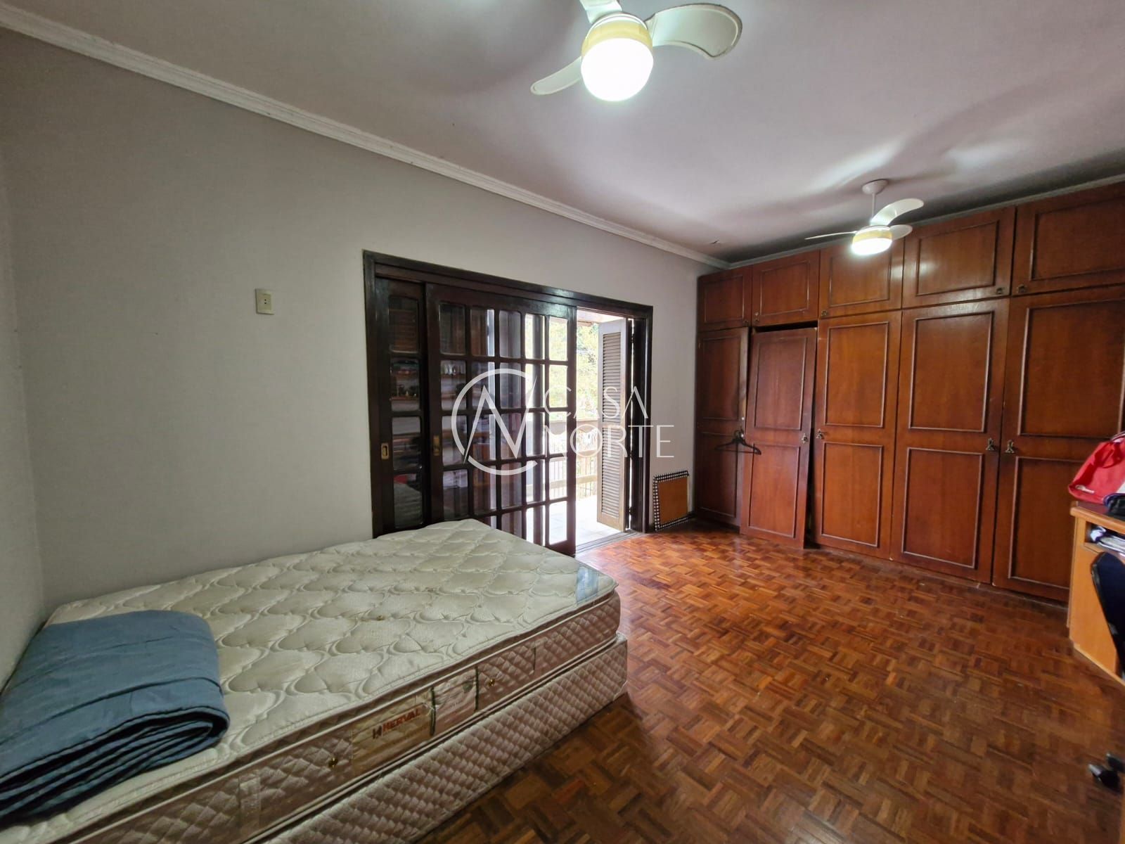 Casa à venda com 3 quartos, 180m², 1 suíte, 2 vagas, Avenida Belém no bairro Teresópolis em Porto Alegre