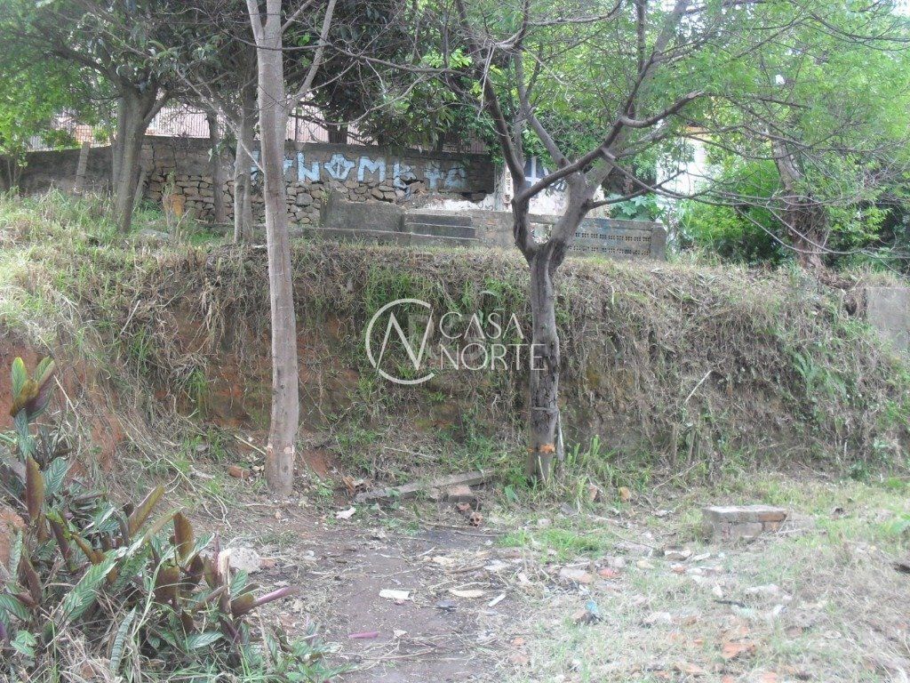 Terreno à venda  com 297m², Rua Octavio de Souza no bairro Teresópolis em Porto Alegre