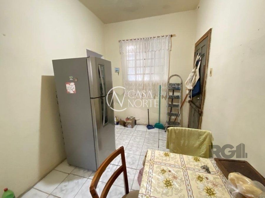 Casa à venda com 2 quartos, 180m², 2 vagas, Rua Afonso Pena no bairro Azenha em Porto Alegre