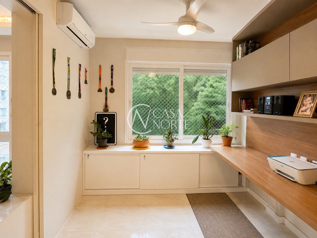 Apartamento à venda com 3 quartos, 124m², 1 suíte, 1 vaga, Avenida Carlos Gomes no bairro Auxiliadora em Porto Alegre