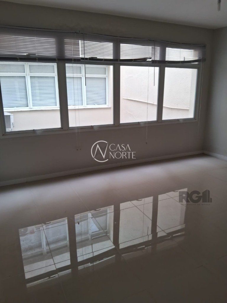 Sala Comercial à venda , 21m², Avenida Alegrete no bairro Petrópolis em Porto Alegre