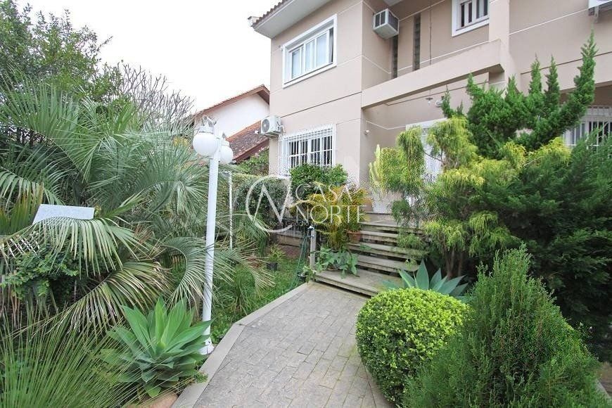 Casa à venda com 4 quartos, 700m², 4 suítes, 6 vagas, Rua Conde da Figueira no bairro Vila Jardim em Porto Alegre