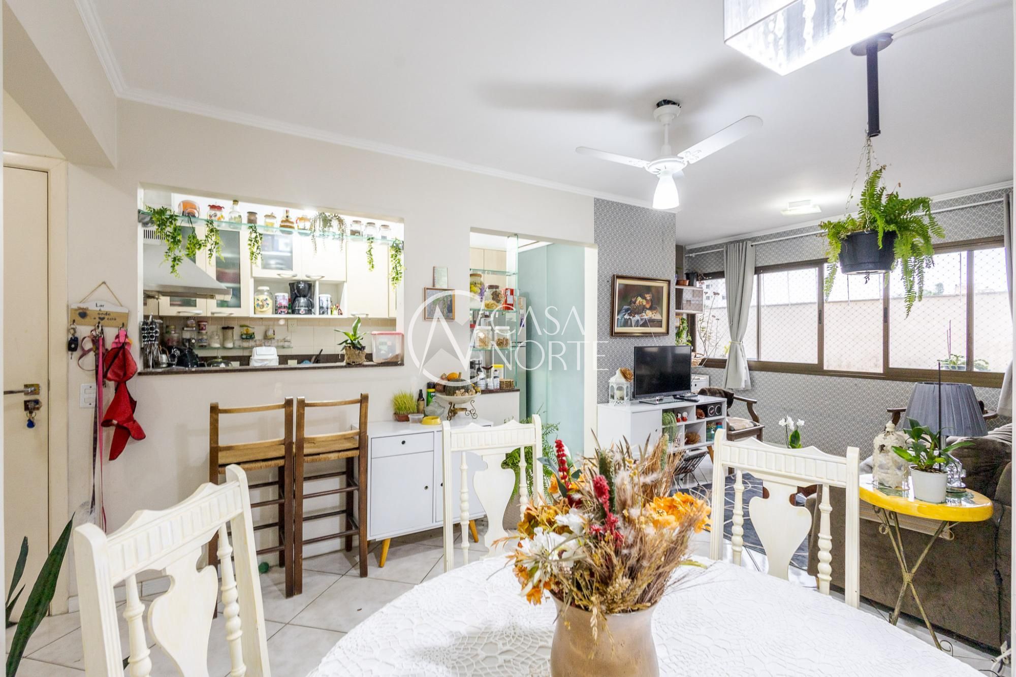 Apartamento à venda com 3 quartos, 90m², 1 suíte, 1 vaga, Avenida Dom Cláudio José Gonçalves Ponce de Leão no bairro Vila Ipiranga em Porto Alegre