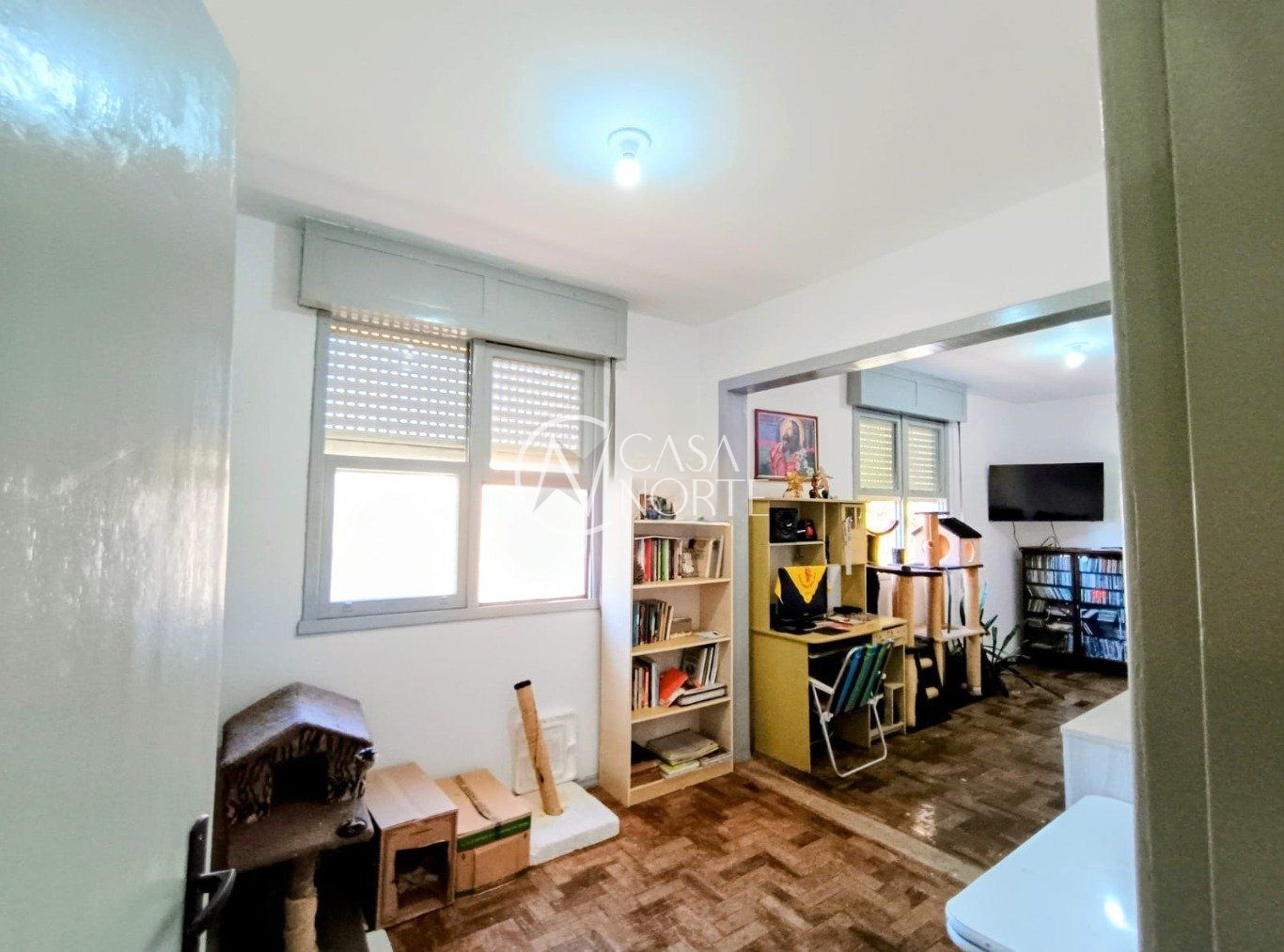 Apartamento à venda com 3 quartos, 63m², 1 vaga, Rua Roque Calage no bairro Passo da Areia em Porto Alegre