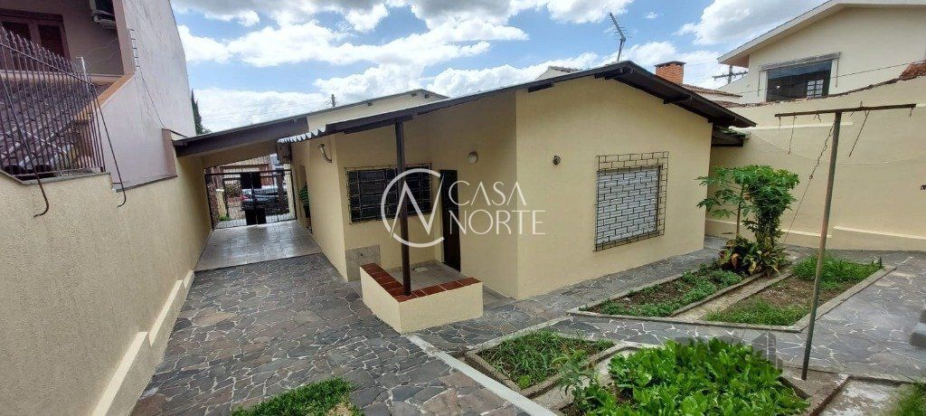 Casa à venda com 3 quartos, 162m², 1 suíte, 4 vagas, Rua Dom Jaime de Barros Câmara no bairro Sarandi em Porto Alegre