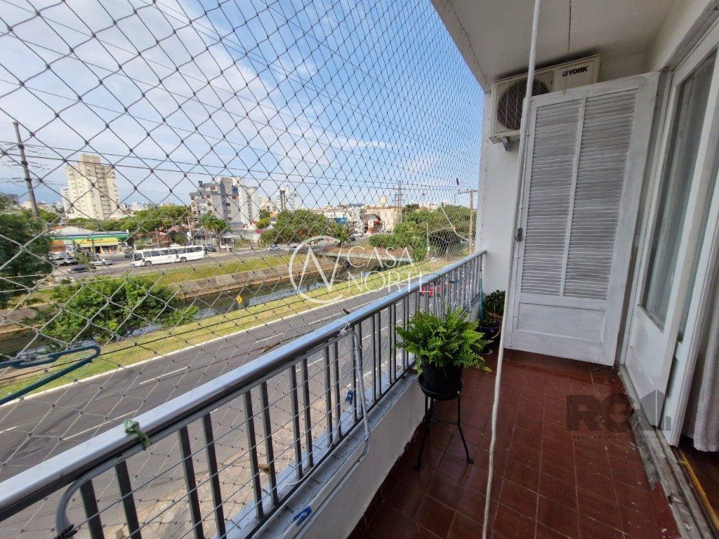 Apartamento à venda com 3 quartos, 139m², 1 suíte, Avenida Ipiranga no bairro Partenon em Porto Alegre