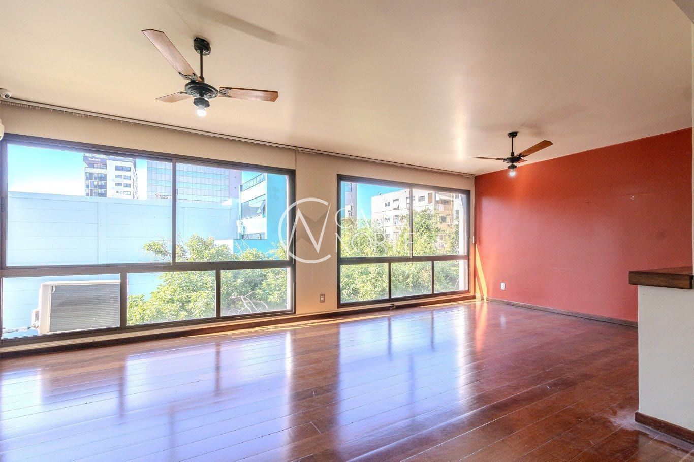 Apartamento à venda com 3 quartos, 154m², 1 suíte, 3 vagas, Rua Anita Garibaldi no bairro Mont Serrat em Porto Alegre