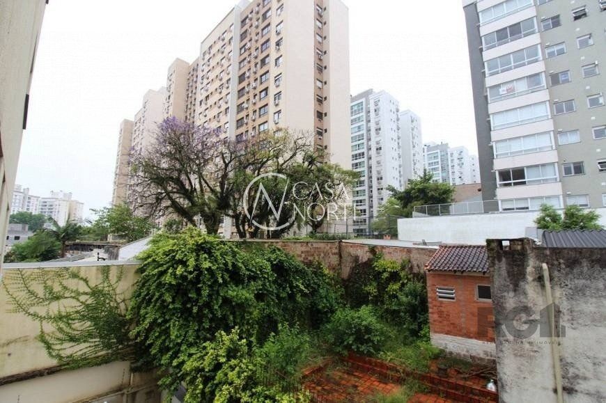 Apartamento à venda com 2 quartos, 60m², 1 suíte, 1 vaga, Rua Luiz Cosme no bairro Passo da Areia em Porto Alegre