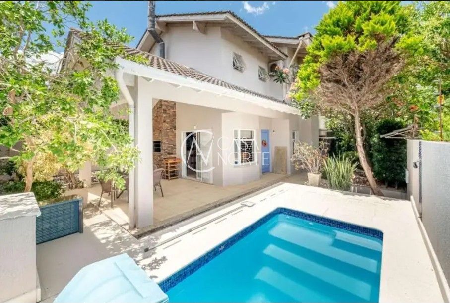 Casa à venda com 3 quartos, 197m², 1 suíte, 2 vagas, Rua Cesar de Castro no bairro Teresópolis em Porto Alegre